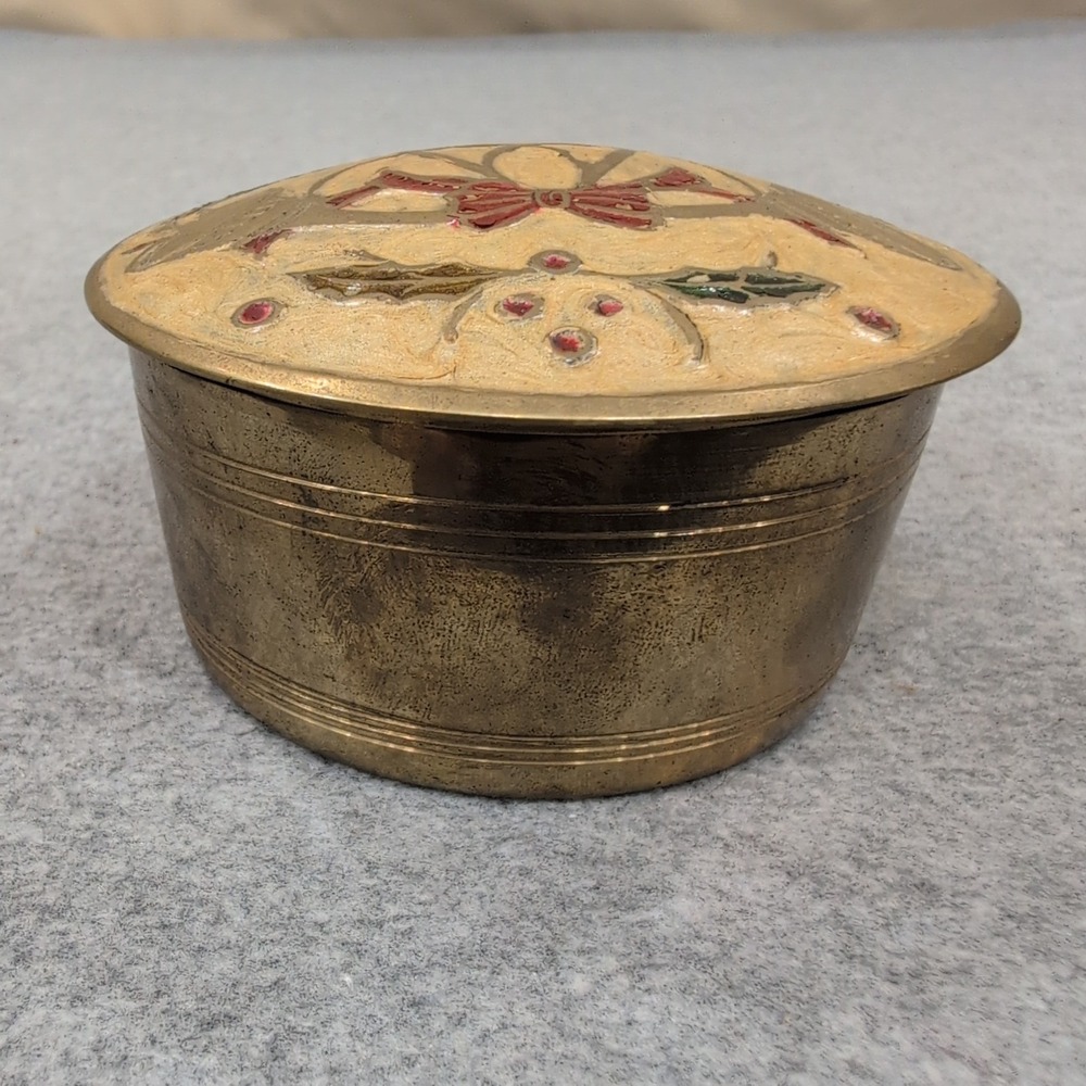 Vintage Brass Trinket Box Decorative Enamel Floral Bow Lid - Picture 5 of 7